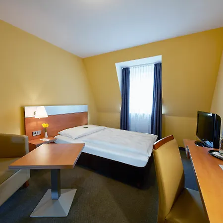 Hotel Ghotel & Living Muenchen-nymphenburg 3*